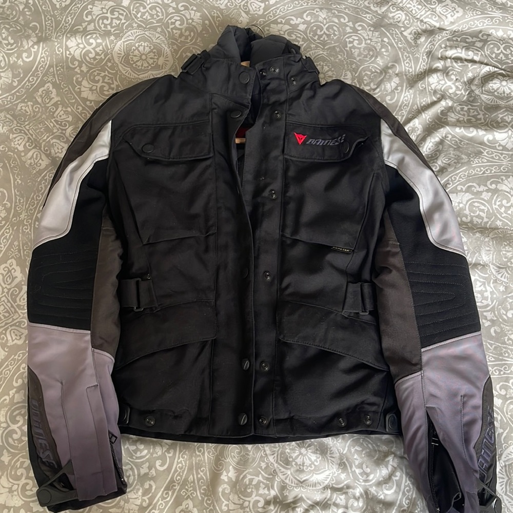 Dainese gore-tex motorcycle jacket size of 40